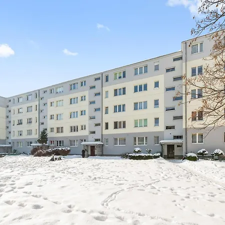 Piastowska Near The Jelitkowo & Reagan Park By Downtown * Gdansk