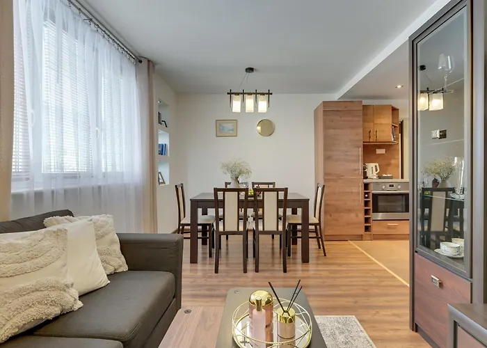 Piastowska Near The Jelitkowo & Reagan Park By Downtown Apartamento