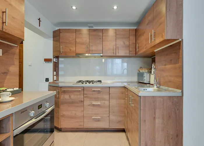 Piastowska Near The Jelitkowo & Reagan Park By Downtown