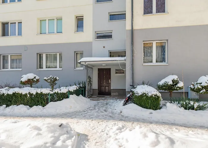 Piastowska Near The Jelitkowo & Reagan Park By Downtown